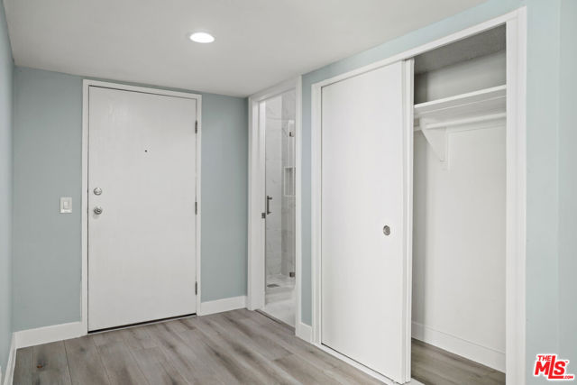 11860 Chandler Boulevard, Valley Village CA: https://media.crmls.org/mediaz/8d222d04-3476-425e-84ab-6492807bd548.jpg
