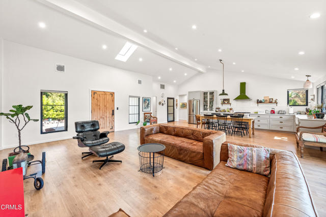 Detail Gallery Image 14 of 65 For 2474 Barbara Dr, –,  CA 93012 - 4 Beds | 3/1 Baths