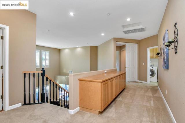 596 Toscanna Court, Brentwood CA: https://media.crmls.org/mediaz/8d231424-bbe2-4f66-ac1e-cbcd57987928.jpg