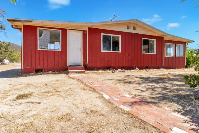 37625 Cruces Dr, Drive, Warner Springs CA: https://media.crmls.org/mediaz/8d239514-c6fd-4305-a0ba-ec81e68d807d.jpg