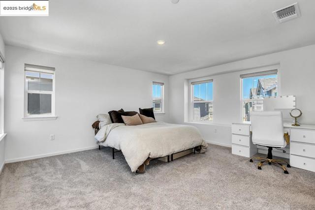 3007 Architect Ct, Vacaville CA: https://media.crmls.org/mediaz/8d2480bb-338d-4d76-a318-2dc3b45828bd.jpg