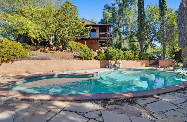 602 Starbright Ln, Alpine CA: https://media.crmls.org/mediaz/8d257ba7-eec6-41c2-a507-ef4739da9ef6.jpg