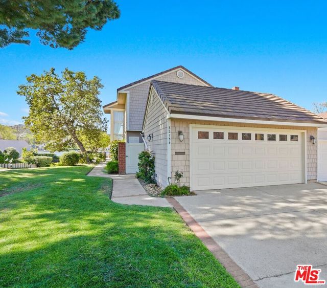 32134 Beachlake Lane, Westlake Village CA: https://media.crmls.org/mediaz/8d257cb7-c34d-4aac-bafd-192d21f76e8b.jpg