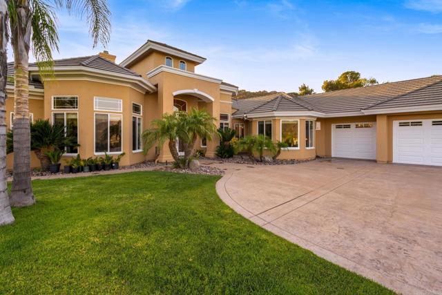 2772 Firebrand Drive, Alpine CA: https://media.crmls.org/mediaz/8d25af53-3ae2-40c1-80be-74086776b180.jpg