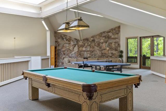 5958 Dry Oak Drive, San Jose CA: https://media.crmls.org/mediaz/8d25cd24-b893-4b1d-88b7-11c0ec3cee3c.jpg