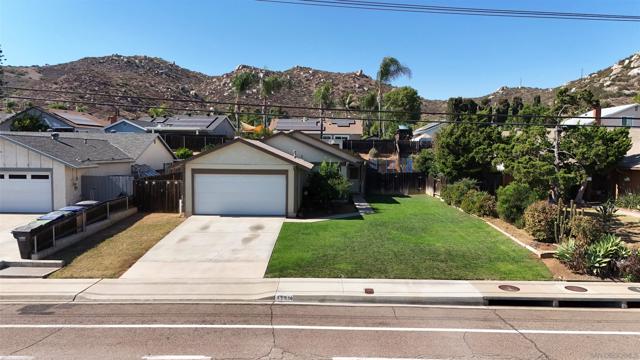 11010 El Nopal, Lakeside CA: https://media.crmls.org/mediaz/8d25f151-1dc1-4e62-bbb2-98c824af4e75.jpg