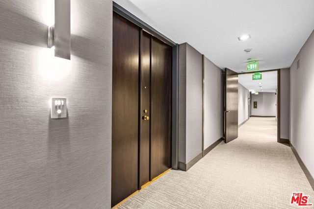 200 N Swall Drive, Beverly Hills CA: https://media.crmls.org/mediaz/8d26499c-ffd7-4580-a604-0f39a47630e7.jpg