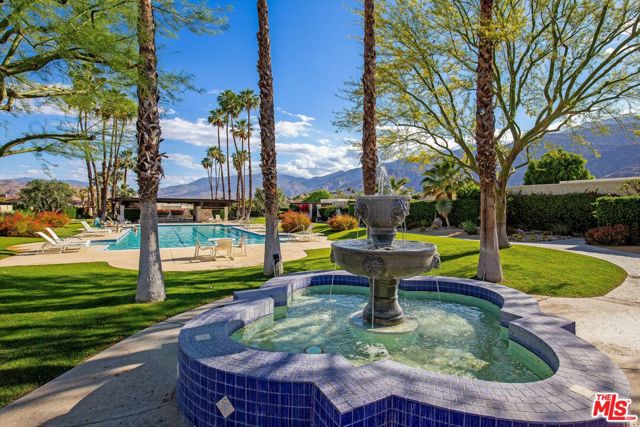 465 N Calle Rolph, Palm Springs CA: https://media.crmls.org/mediaz/8d265c51-2e5e-455d-9f99-2b7d8ad2e981.jpg
