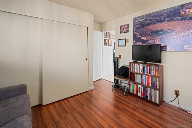 2540 Clairemont Dr, San Diego CA: https://media.crmls.org/mediaz/8d267590-d649-4c6a-9a06-53825958d723.jpg