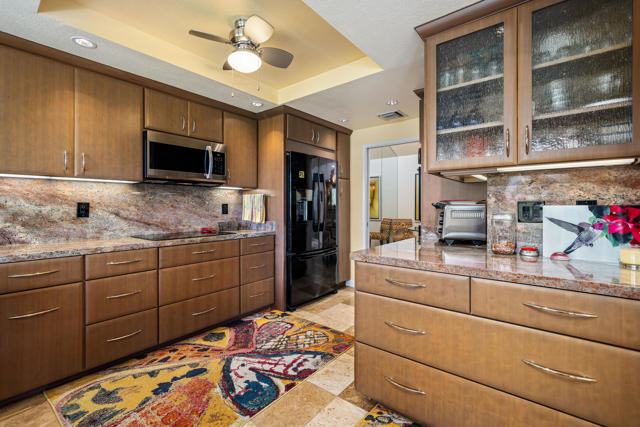35983 Paseo Circulo E, Cathedral City CA: https://media.crmls.org/mediaz/8d274889-25cd-4798-82ce-0e45ccbe1801.jpg