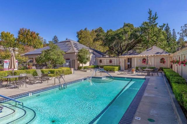 443 Alberto Way, Los Gatos CA: https://media.crmls.org/mediaz/8d284519-135d-46a3-bfe7-3e7d908cd171.jpg