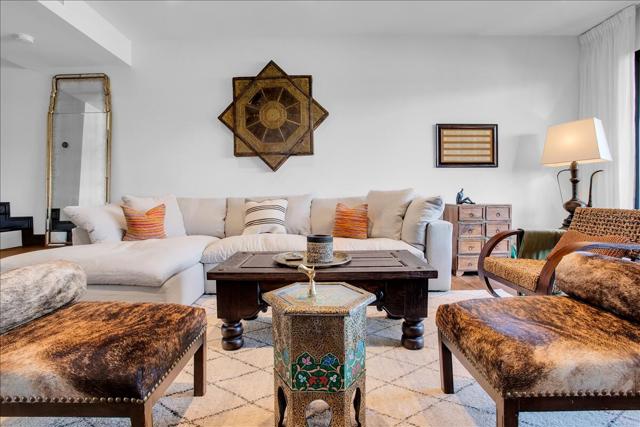 355 N Avenida Caballeros, Palm Springs CA: https://media.crmls.org/mediaz/8d285a84-54b7-4a09-9438-0131f8006748.jpg