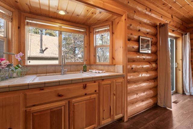 1351 Balsam Drive, Big Bear CA: https://media.crmls.org/mediaz/8d28cc83-9ce7-43f9-97bd-12d16be47916.jpg