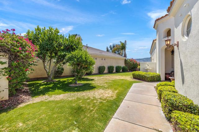 61 Via Las Flores, Rancho Mirage CA: https://media.crmls.org/mediaz/8d290d02-0bc4-4840-851e-84723269f5a2.jpg