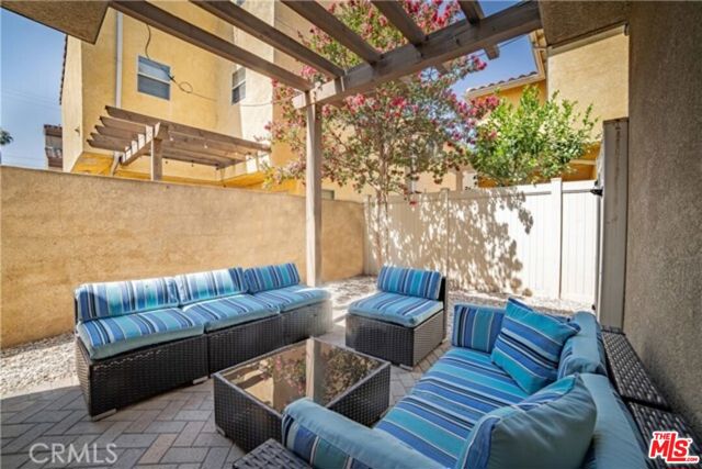 14554 Kittridge Street photo 2