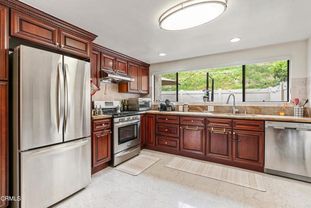 742 S Garfield Avenue, Monterey Park CA: https://media.crmls.org/mediaz/8d29dde7-7332-4578-9a8f-1e7c20c1b826.jpg
