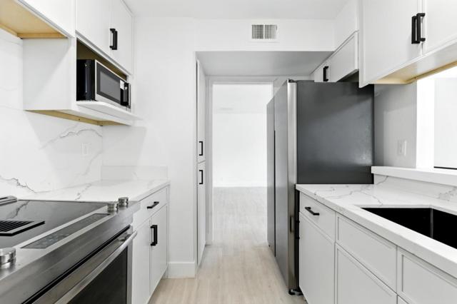 25 Bud Court, Pleasant Hill CA: https://media.crmls.org/mediaz/8d29f15f-ef65-4885-a494-96a60406b301.jpg