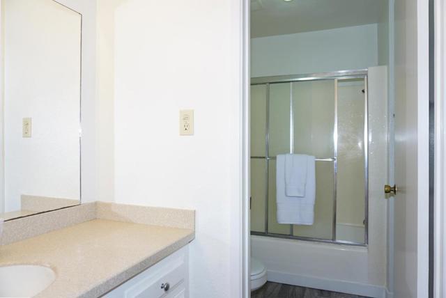 1401 Woodberry Avenue, San Mateo CA: https://media.crmls.org/mediaz/8d2a0f8d-2d10-49ef-a7cc-356d1d6fa67d.jpg