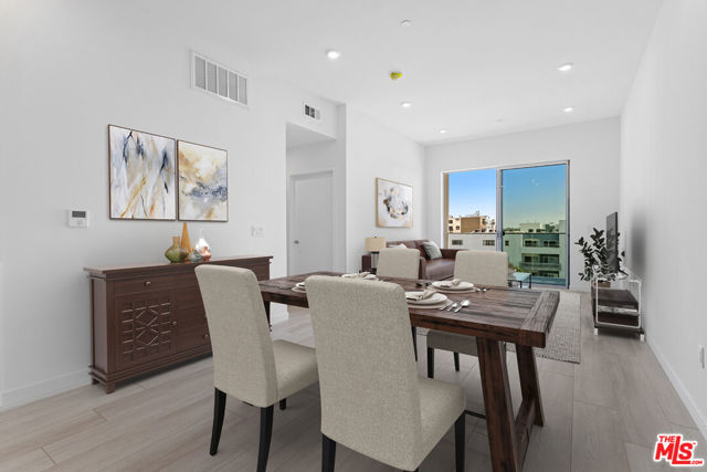 1650 Sawtelle Boulevard, Los Angeles CA: https://media.crmls.org/mediaz/8d2a4ad0-dc89-4d2c-a92d-dcd1e9725fd9.jpg
