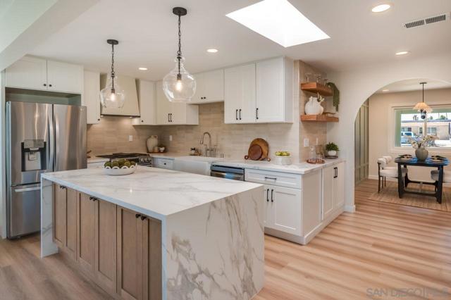 4439 Limerick Way, San Diego CA: https://media.crmls.org/mediaz/8d2b733f-929f-40fa-96c5-522c570f119c.jpg