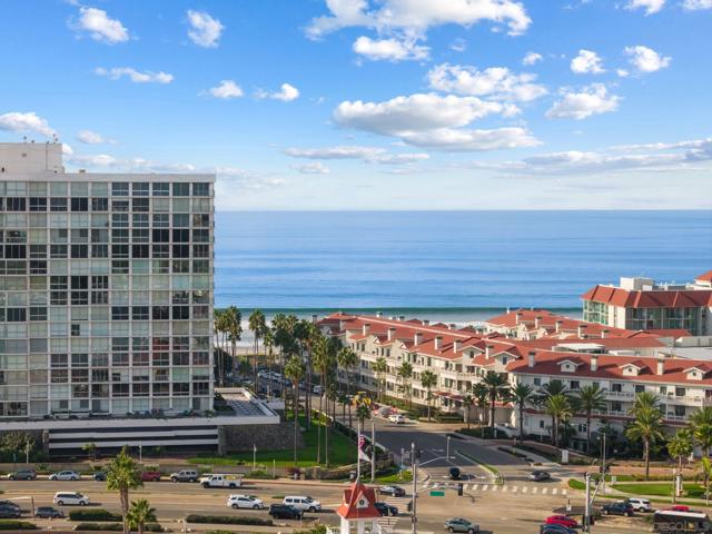 1710 Avenida Del Mundo, Coronado CA: https://media.crmls.org/mediaz/8d2bd57b-524e-462e-97a2-a930c74e653c.jpg
