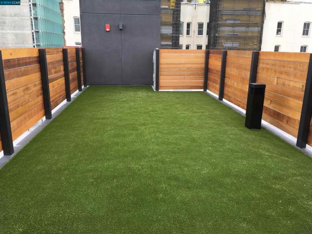 1075 Market St, San Francisco CA: https://media.crmls.org/mediaz/8d2c6803-b510-42bc-ab56-5f703810b7b1.jpg