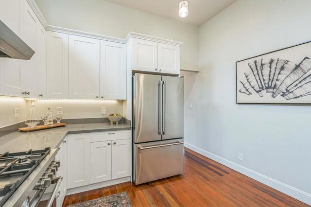 696 29th Street, Oakland CA: https://media.crmls.org/mediaz/8d2c8536-cec6-4a67-88ef-44814e962c1b.jpg