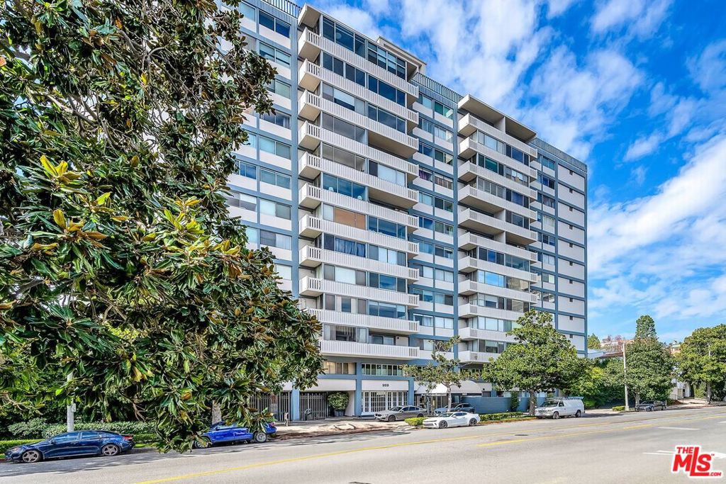 969 Hilgard Avenue 1105 Los Angeles, California Experience a vibrant urban lifestyle in this updated unit at the full service hi-rise Park Westwood Towers within minutes of the Hammer Museum, Westwood Village, and UCLA. The open concept floor floorplan is ideal for entertaining. While dining or sipping a glass of wine, your guests enjoy spectacular city light views through an expansive bank of windows on the 11th floor. This New York style building designed by renowned architect Victor Gruen offers 24 hour doorman, valet guest parking, on site manager, gym, a tranquil resort style pool with spa, and 1 car gated parking. HOA dues include: building amenities, water/sewer/internet and free community laundry. Split system heat/air in the unit. Centrally located within close proximity to restaurants, movies, Trader Joe's, and the "W" Hotel. Photos show virtual staging.