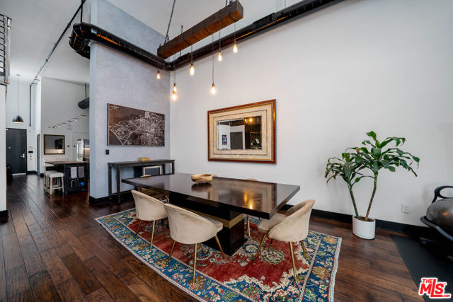 4115 Glencoe Avenue, Marina del Rey CA: https://media.crmls.org/mediaz/8d2c9687-2a2d-4af9-9dba-18a096ca8824.jpg