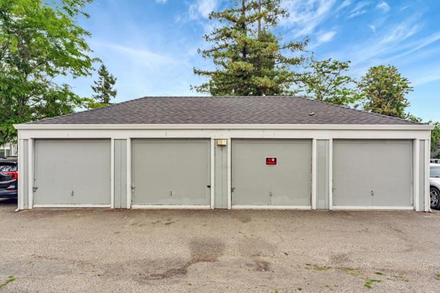 2560 Kenton Court, Santa Rosa CA: https://media.crmls.org/mediaz/8d2cc45b-4b4b-4f89-9940-d1f5036f357a.jpg