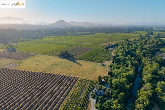 838 Dry Creek, Healdsburg CA: https://media.crmls.org/mediaz/8d2d8c4b-7fac-4178-a861-720650549fbf.jpg