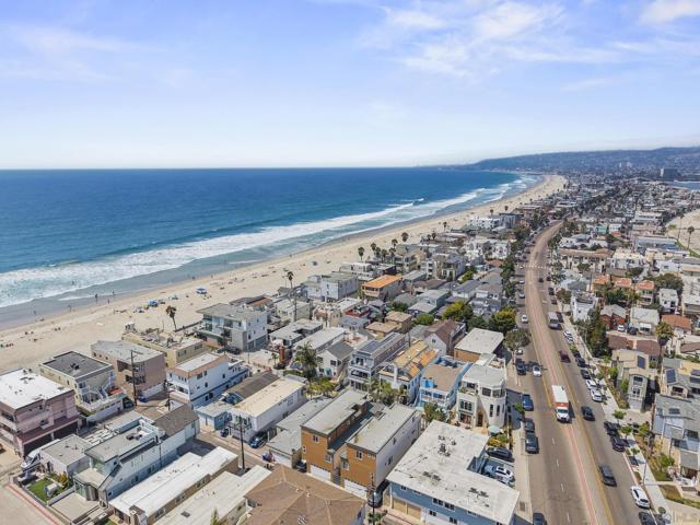 735 Jersey Court, San Diego CA: https://media.crmls.org/mediaz/8d2d901e-7d09-433d-9f02-25babc0146d7.jpg