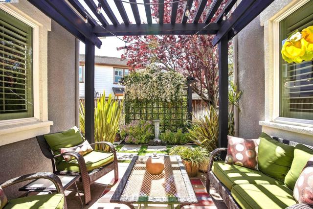 320 Oaks Bridge Pl, Pleasanton CA: https://media.crmls.org/mediaz/8d2da49b-e2bd-4354-889c-d4dcfd9ccd36.jpg