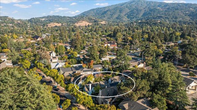 16760 Magneson Loop, Los Gatos CA: https://media.crmls.org/mediaz/8d2e4299-74af-4d4e-b3aa-5a4c473e1392.jpg