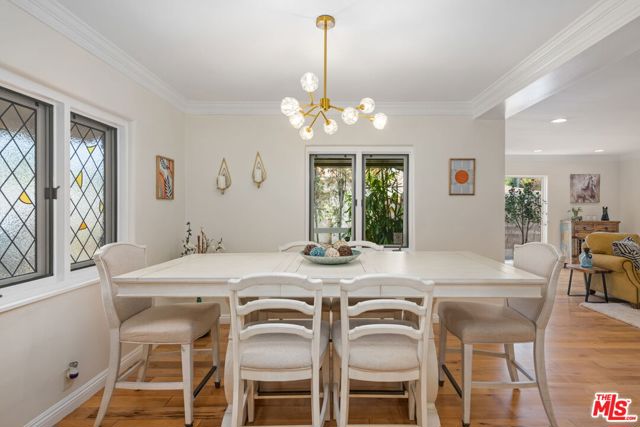 521 S Parish Place, Burbank CA: https://media.crmls.org/mediaz/8d2e5030-c23a-4a34-ae40-f673847510cf.jpg