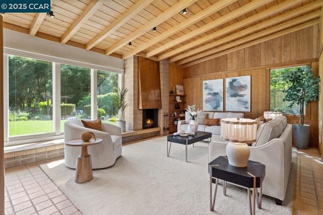 23 Lost Valley Dr, Orinda CA: https://media.crmls.org/mediaz/8d2e9ee1-8dd3-4993-ad4c-84414c71ca17.jpg