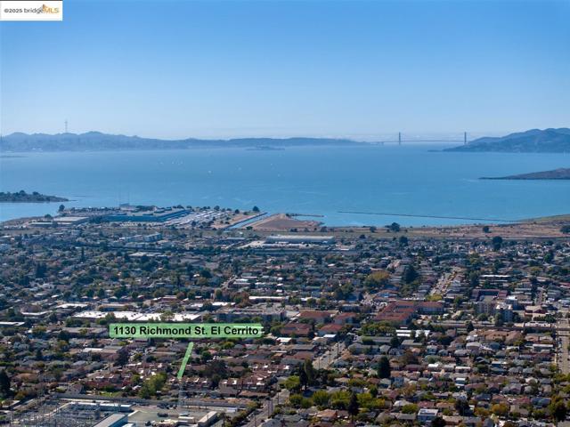 1130 Richmond ST, El Cerrito CA: https://media.crmls.org/mediaz/8d2ec457-b766-4501-b447-dab2de1f8c01.jpg