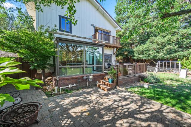 3265 Greenhills Drive, Lafayette CA: https://media.crmls.org/mediaz/8d2f7392-ea3d-4829-a099-d3a4ba6edeb8.jpg