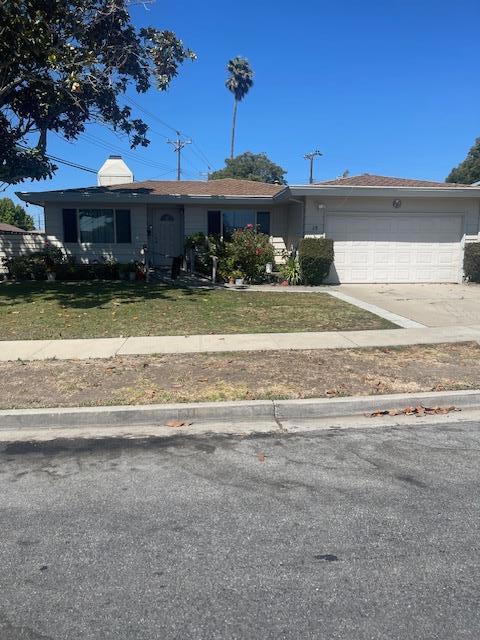 15 Saint Francis Way, Salinas CA: https://media.crmls.org/mediaz/8d2fa161-fc22-4586-bc3e-03b816f268a7.jpg