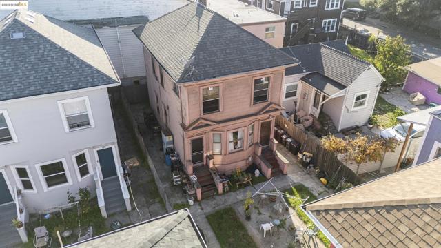 553 34Th St, Oakland CA: https://media.crmls.org/mediaz/8d2ff405-f83f-4375-864d-bbd8ba111024.jpg