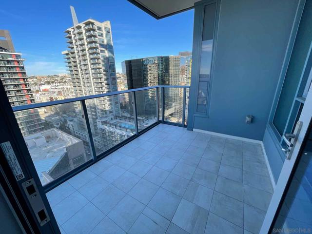 1388 Kettner Blvd, San Diego CA: https://media.crmls.org/mediaz/8d303c5f-1a2e-464f-b535-d4f8934a8cdf.jpg