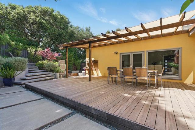 3225 Upper Lock Avenue, Belmont CA: https://media.crmls.org/mediaz/8d3040e8-a40a-42e7-a7ee-0d7dd256e7e6.jpg