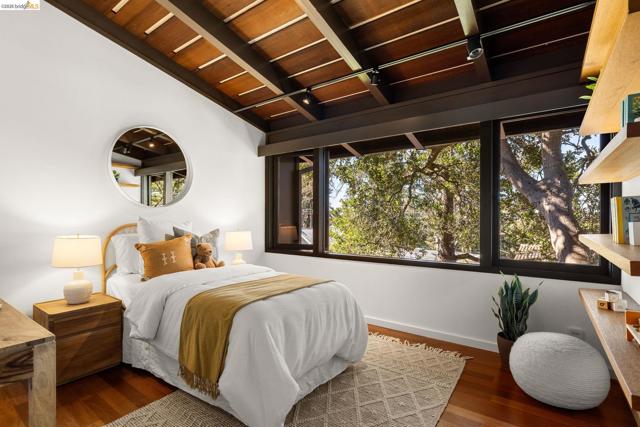 Image 20 of 52 For 85 El Camino Real