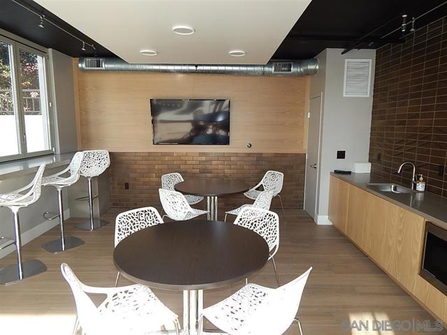 1240 India St, San Diego CA: https://media.crmls.org/mediaz/8d3204c6-e872-40b4-a344-a03e3bf079c2.jpg