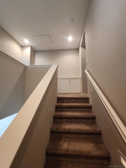 5059 Juneberry Ct, San Diego CA: https://media.crmls.org/mediaz/8d323f5a-2b30-4629-b8fd-735a109417c9.jpg