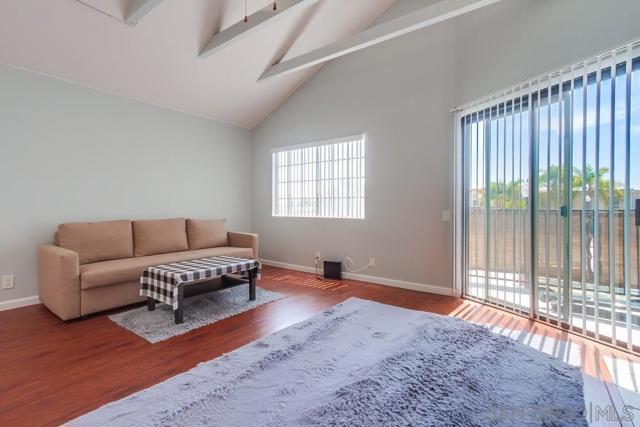 4527 Contour Blvd., San Diego CA: https://media.crmls.org/mediaz/8d328a11-30af-4895-89ce-3c4bac3e88e2.jpg
