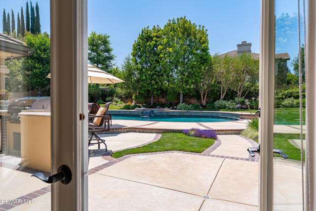 684 Noble Road, Simi Valley CA: https://media.crmls.org/mediaz/8d32a506-9611-41f2-b374-38cb8da41f5a.jpg