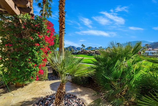 77205 Loma Vista, La Quinta CA: https://media.crmls.org/mediaz/8d32b236-8672-4815-a839-92325cd23096.jpg