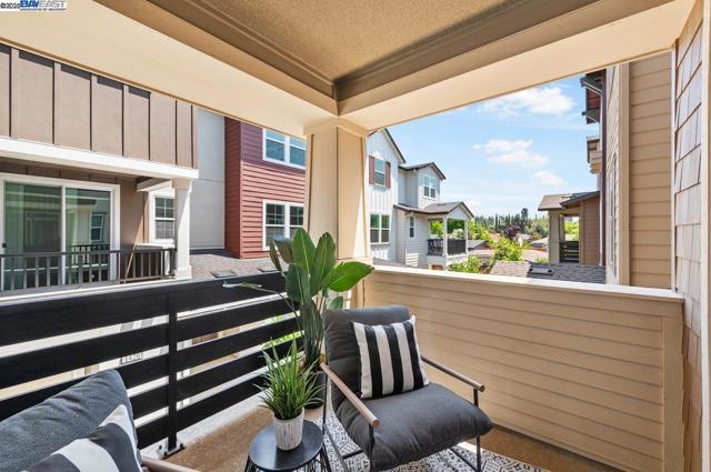 1416 Julia Ln, Concord CA: https://media.crmls.org/mediaz/8d32b89c-6e85-4037-92f8-c16582fc057b.jpg