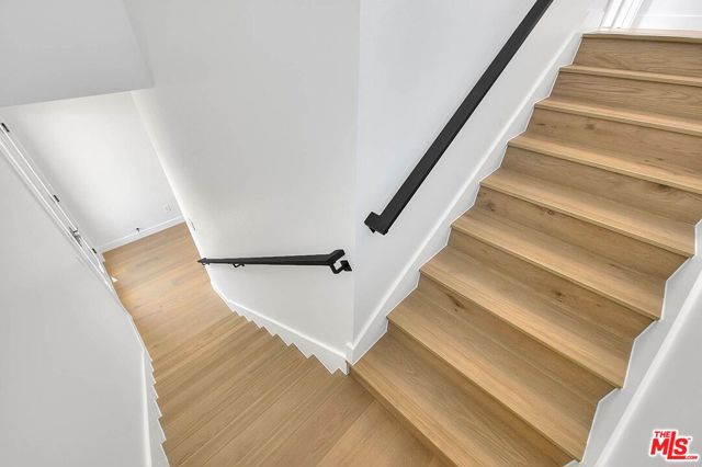 4516 W 63rd Street, Los Angeles CA: https://media.crmls.org/mediaz/8d32e479-8e90-44f4-90ba-c09861cb238d.jpg